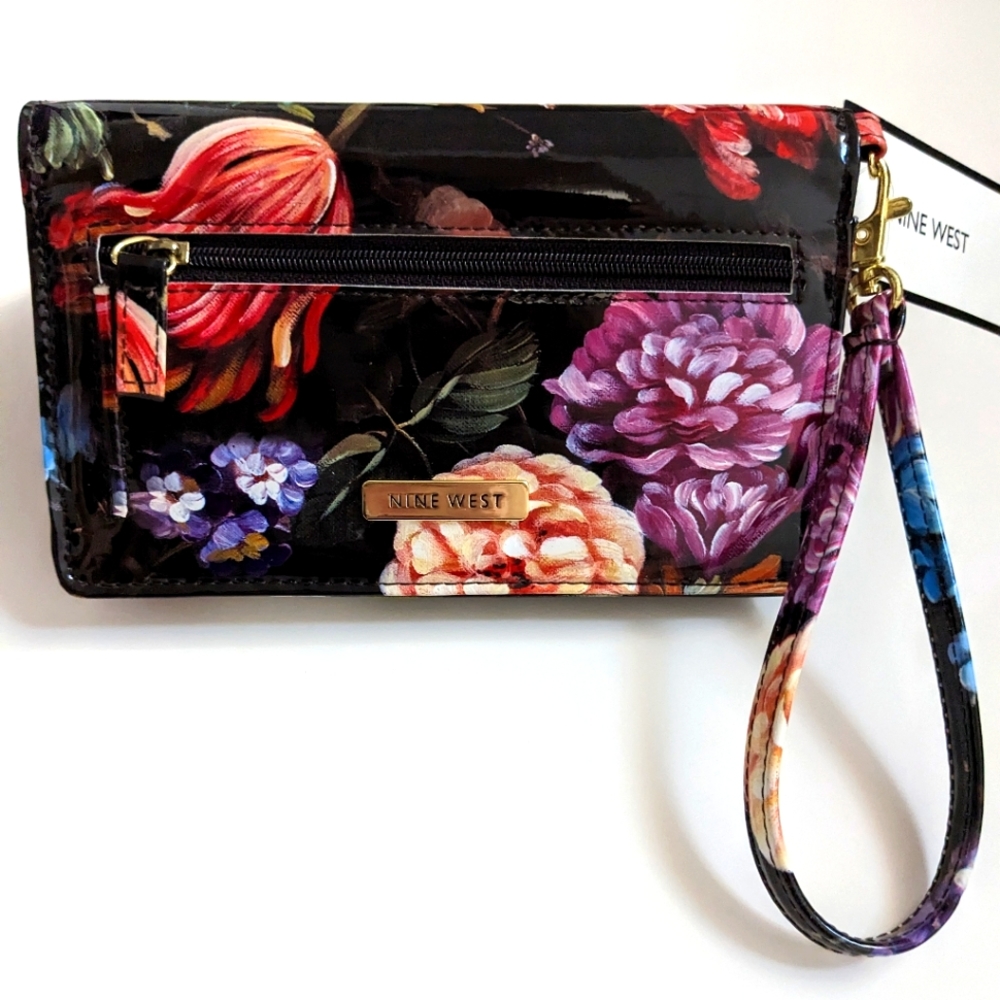 Nine West Shiny Patent Style Floral Wallet Detachable Wristlet